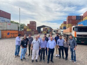 Comitiva da Abrapa visita Porto de Santos