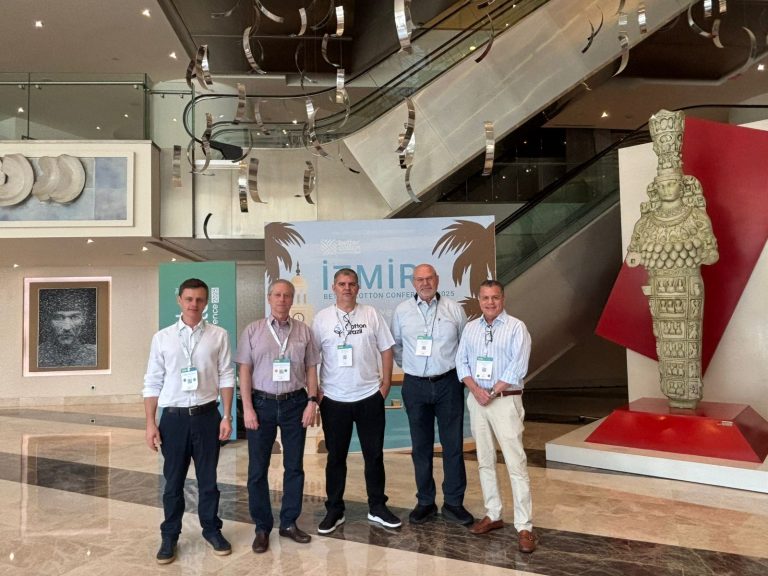 Abrapa destaca protagonismo do produtor brasileiro na preservação ambiental durante Better Cotton Conference
